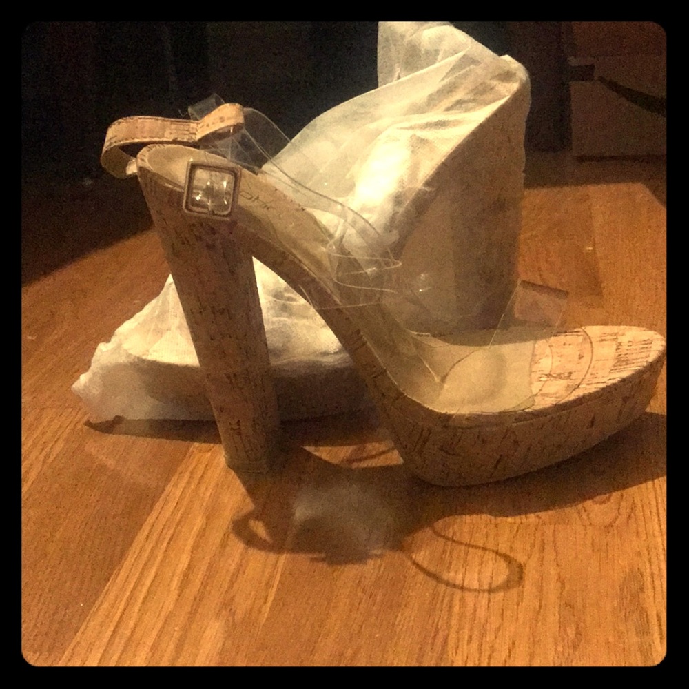 NEVER BEEN WORN cork chunky high heel size 9